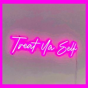 Treat yourself and bundle boo 💘